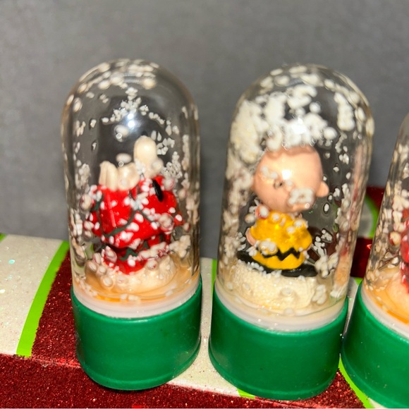Vintage small 4 Snoopy Charlie Brown snow globe soda toppers DRY YELLOW - Picture 6 of 10